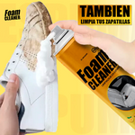 Espuma limpiadora renovando superficies de tela y tapicería